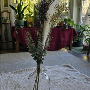 Elegant Glass Vase with Mixed Dried Flowers